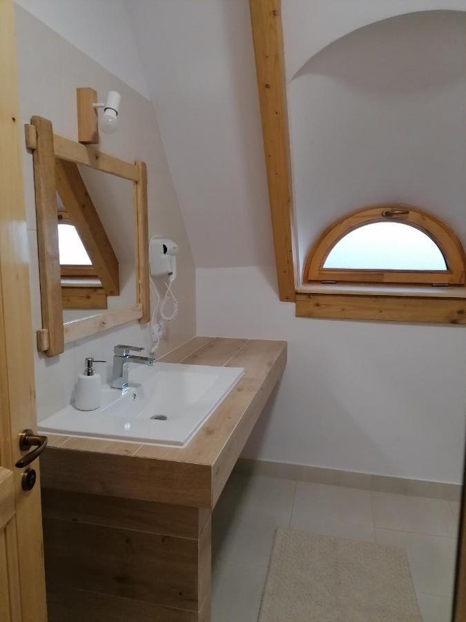 Pensiunea Casuta Din Deal Moisei Rom bilde